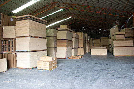 Preços de placas de Mdf de primeira classe / Mdf de primeira classe / fundo 6mm / 9mm / 12mm / 18mm