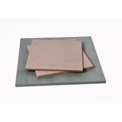 Indoor 2-25mm Taxa personalizada Plain MDF Board com núcleo de madeira de álamo