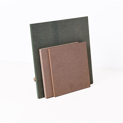 Indoor 2-25mm Taxa personalizada Plain MDF Board com núcleo de madeira de álamo