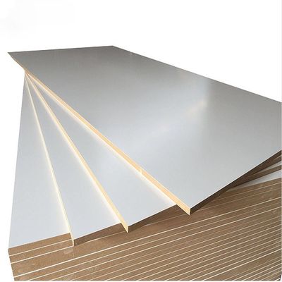 Placa de fibras de densidade média de 16 mm Branca brilhante/de madeira Melamina de grãos Mdf para fabricação de móveis